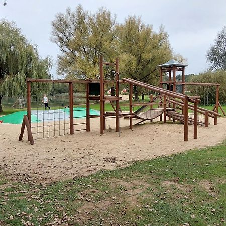 Rumah Senang Wellness Met Hottub En Tuin Ewijk Exterior photo