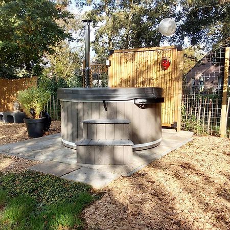 Rumah Senang Wellness Met Hottub En Tuin Ewijk Exterior photo