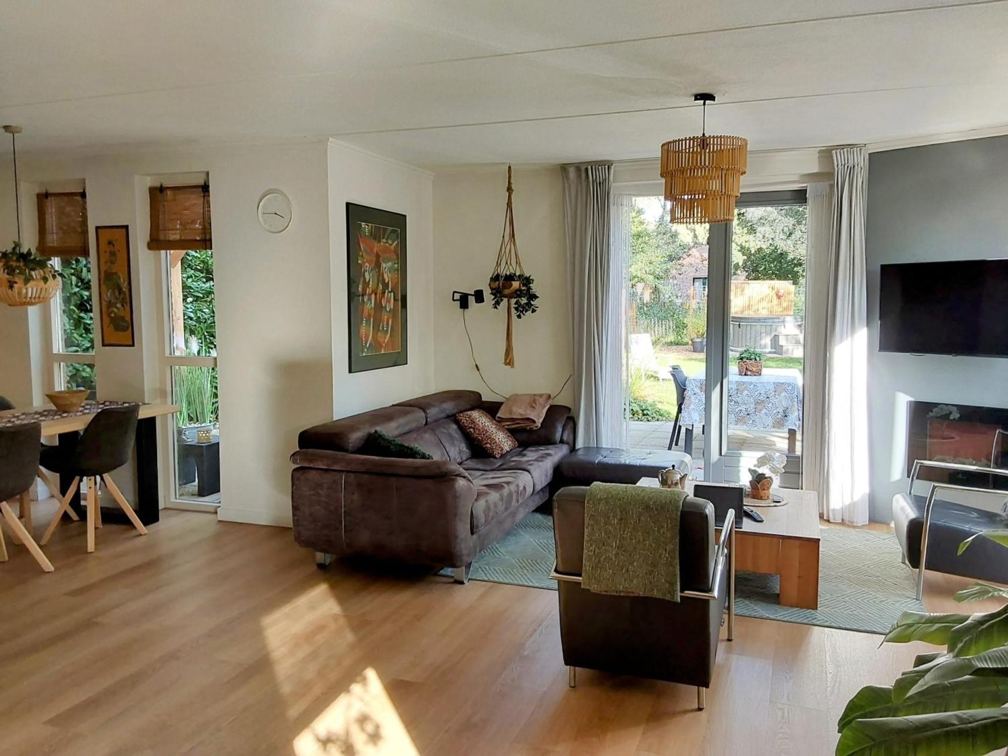 Rumah Senang Wellness Met Hottub En Tuin Ewijk Exterior photo